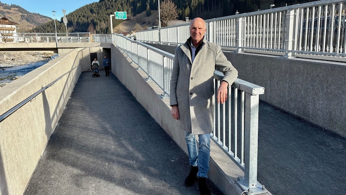 Bürgermeister Hans Ganitzer ist auf die neue Unterführung der Großarler Landesstraße stolz.