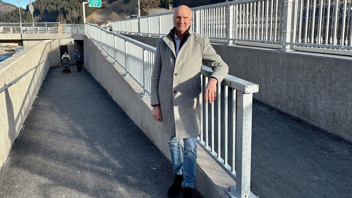 Bürgermeister Hans Ganitzer ist auf die neue Unterführung der Großarler Landesstraße stolz.