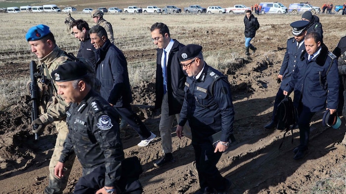 Mehr als 400 Menschen waren an den Bergungsarbeiten beteiligt.