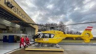 Bei schweren Unfällen ist die Crew des Notarzthelikopters startklar.