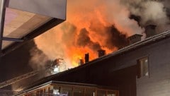 In der Weihnachtsnacht schlugen meterhohe Flammen aus dem Wohnhaus.