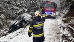 In Voitsberg musste die Feuerwehr am Heiligen Abend unter anderem diesen Pkw aus dem ...