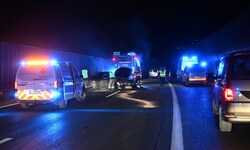 Aufgrund des Unfalls musste die A12 zwischenzeitlich komplett gesperrt werden.