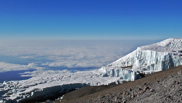 Nach Angaben der tansanischen Zivilluftfahrtbehörde ist noch nicht klar, wie es zu dem Unfall ...