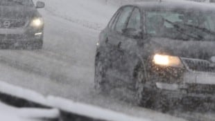 Schneefahrbahn wurde der 32-jährigen Lenkerin zum Verhängnis (Symbolbild).