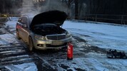 Der Mercedes fing während der Fahrt Feuer.