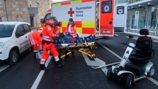 Frontal stieß das Auto der Frau gegen den Krankenfahrstuhl. 