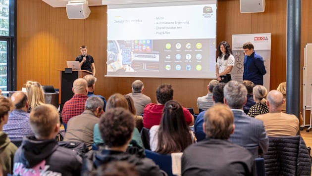 In der Villa Blanka in Innsbruck durften die Schülerinnen und Schüler ihre Ergebnisse dem ...