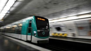 In drei unterschiedlichen U-Bahn-Haltestellen wurden Frauen Opfer des Angreifers.