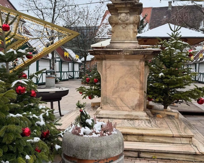 Vom Christkindlmarkt in Feldkirchen sind Bäume und Christbaumschmuck verschwunden.