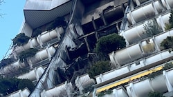 Eine Frau dürfte bei dem verheerenden Brand an einer Rauchgasvergiftung gestorben sein.