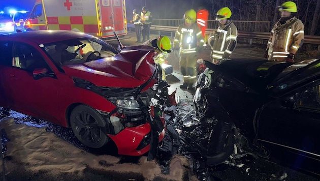 An den Autos entstand erheblicher Schaden.