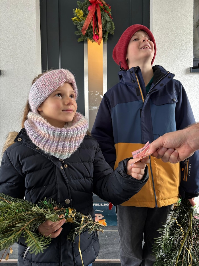 Johanna und Jannik werden nach dem „Schappen“ belohnt.