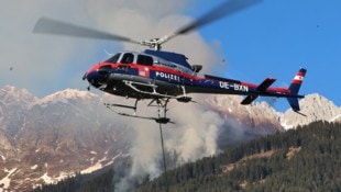 Vier Hubschrauber waren am Samstagnachmittag im Löscheinsatz.