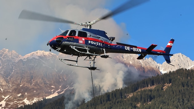 Vier Hubschrauber waren am Samstagnachmittag im Löscheinsatz.