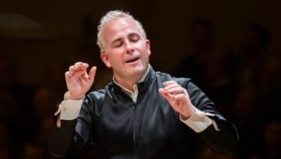 Yannick Nézet-Séguin gibt sein Debüt als Neujahrskonzert-Dirigent.
