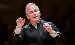 Yannick Nézet-Séguin gibt sein Debüt als Neujahrskonzert-Dirigent.