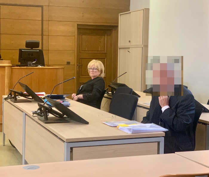 Rekordstrafe für einen Wiener Millionär, der bei Handykauf in Klagenfurt peinlich auszuckte: ...