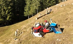 In Walchsee wurde ein 24-Jähriger bei einem Traktorabsturz verletzt.
