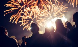 Zur ausgelassenen Partystimmung gesellen sich zunehmend auch Skepsis und Sorgen um die Zukunft.