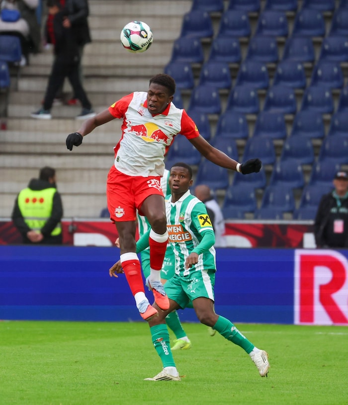 Obwohl er im defensiven Mittelfeld und in der Innenverteidigung spielen könnte, war Lucas ...