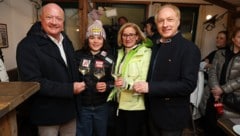 Kanzler Christian Stocker, Siegerin Julia Scheib, Landeshauptfrau Johanna Mikl-Leitner ...