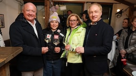 Kanzler Christian Stocker, Siegerin Julia Scheib, Landeshauptfrau Johanna Mikl-Leitner ...