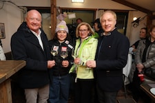 Kanzler Christian Stocker, Siegerin Julia Scheib, Landeshauptfrau Johanna Mikl-Leitner ...