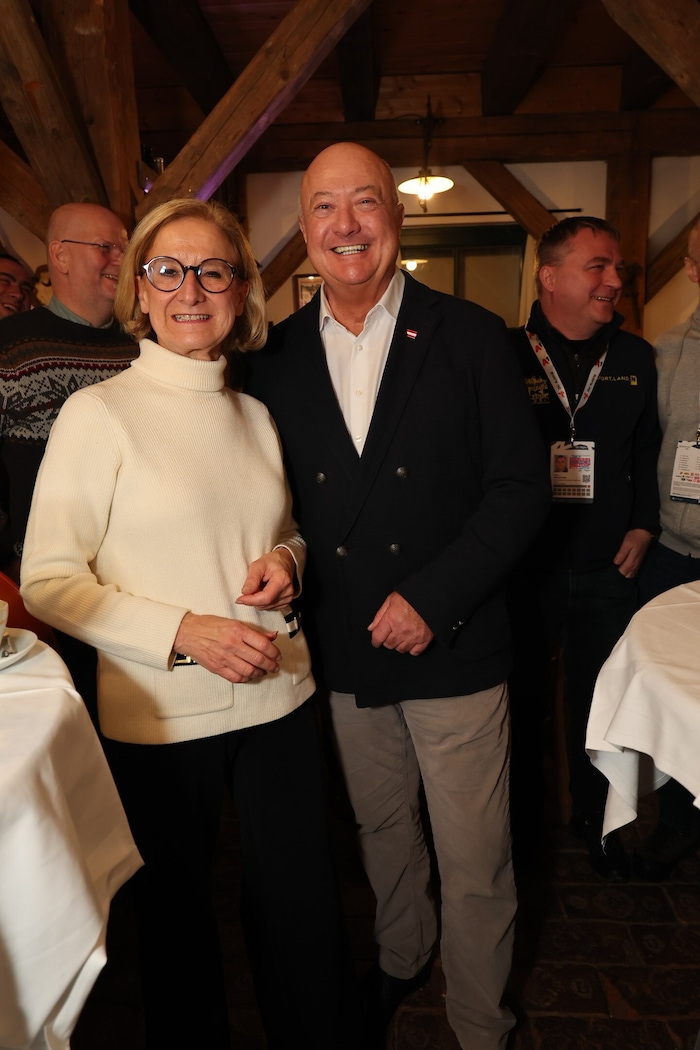 Heimspiel für Hanni: Landeshauptfrau Johanna Mikl-Leitner mit Bundeskanzler Christian Stocker