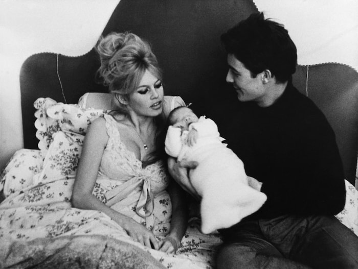 Brigitte Bardot mit Jacques Charrier und ihrem gemeinsamen Sohn Nicolas