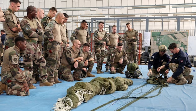 Britische Soldaten im Training mit dem französchen Heer.