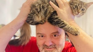 Günter Schütter ist Kabarettist und Musiker. Sein zweites und letztes Kabarett- programm ...