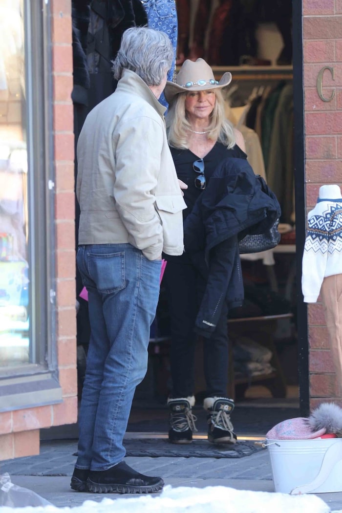 Auch Kurt Russell und Goldie Hawn schlenderten durch die Luxus-Boutiquen in Aspen.