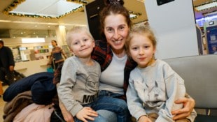 Kerstin Angelmayer-Kempf muss wegen eines Snowboard-Unfalls ohne ihren Mann nach Hause fliegen.