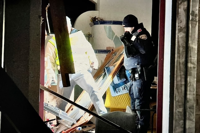 Die Zerstörung durch die Explosion ist enorm. Ab Montag wird ermittelt.