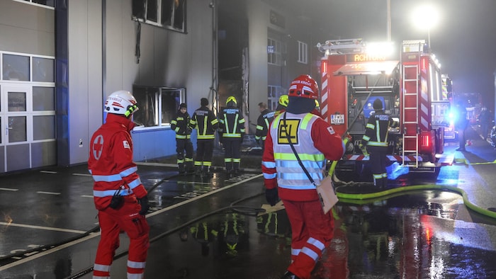 60 Feuerwehrleute waren im Löscheinsatz.