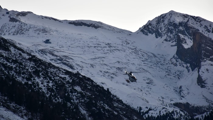 17 Personen waren bis zu zweieinhalb Stunden in luftiger Höhe gefangen.
