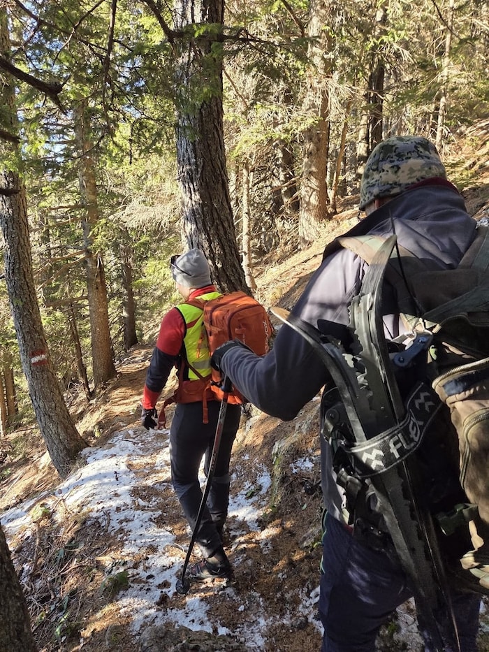 Am Schaidasattel verließen einem Wanderer die Kräfte – die Bergrettung Bad Eisenkappel brachte ...