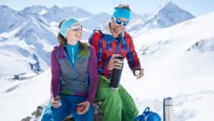 Licht genießen, Augen schützen – eine Sonnenbrille filtert gefährliche UV‑Strahlen.