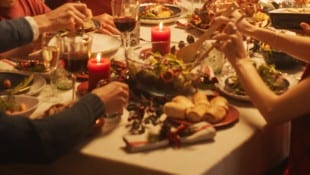 Verantwortlich für das Drama könnte der Fisch am Heiligabend gewesen sein (Symbolbild).