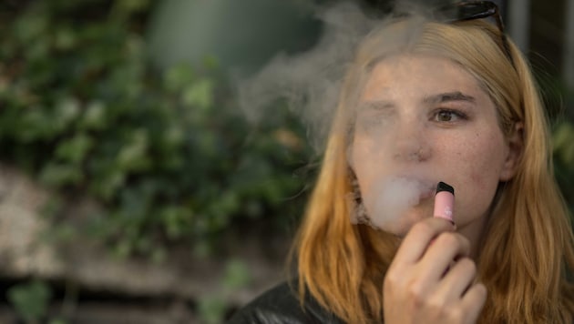 In Deutschland könnten Einweg-E-Zigaretten verboten werden (Symbolbild).