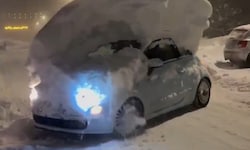 Die gewaltige Schneedecke stellt vor allem den Verkehr vor immense Probleme in Norditalien.