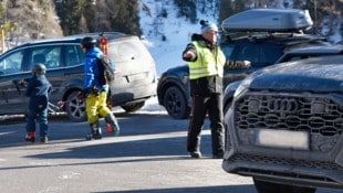 Lift-Mitarbeiter mussten die Parkplätze wegen Überfüllung komplett sperren.