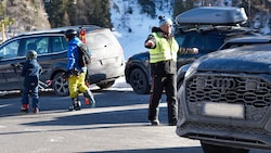 Lift-Mitarbeiter mussten die Parkplätze wegen Überfüllung komplett sperren.