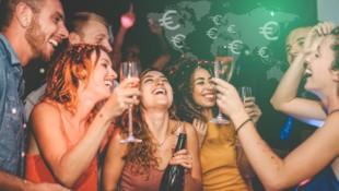 „Clubbing“ oder „Couching“? Das ist zu Silvester die (Preis-)Frage!