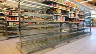 Die Regale in manchen Filialen werden zunehmend leerer.