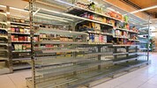 Die Regale in manchen Filialen werden zunehmend leerer.