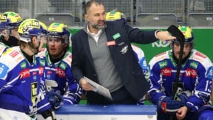Coach Pierre Allard (Mitte) zeigt, wie es beim VSV wieder aufwärts gehen kann.
