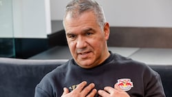 Traf sich zum Jahreskehraus mit der „Krone“: Salzburg-Cheftrainer Manny Viveiros.