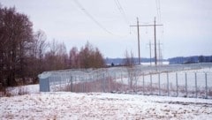 Zwischen dem Aggressor und dem baltischen Staat soll der „modernste Grenzschutz an der östlichen ...